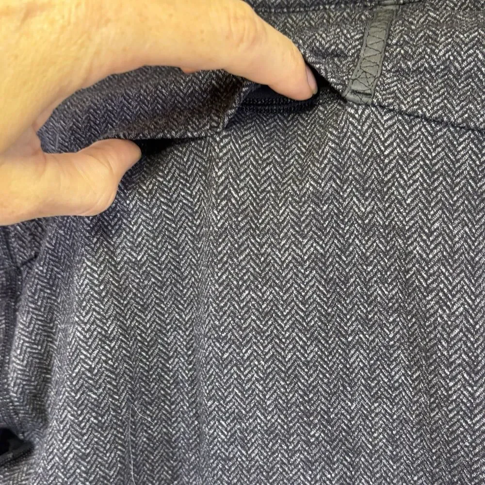 Lululemon Base Runner 1/2 Zip Heathered Herringbone Black Gray Women’s Sz 8